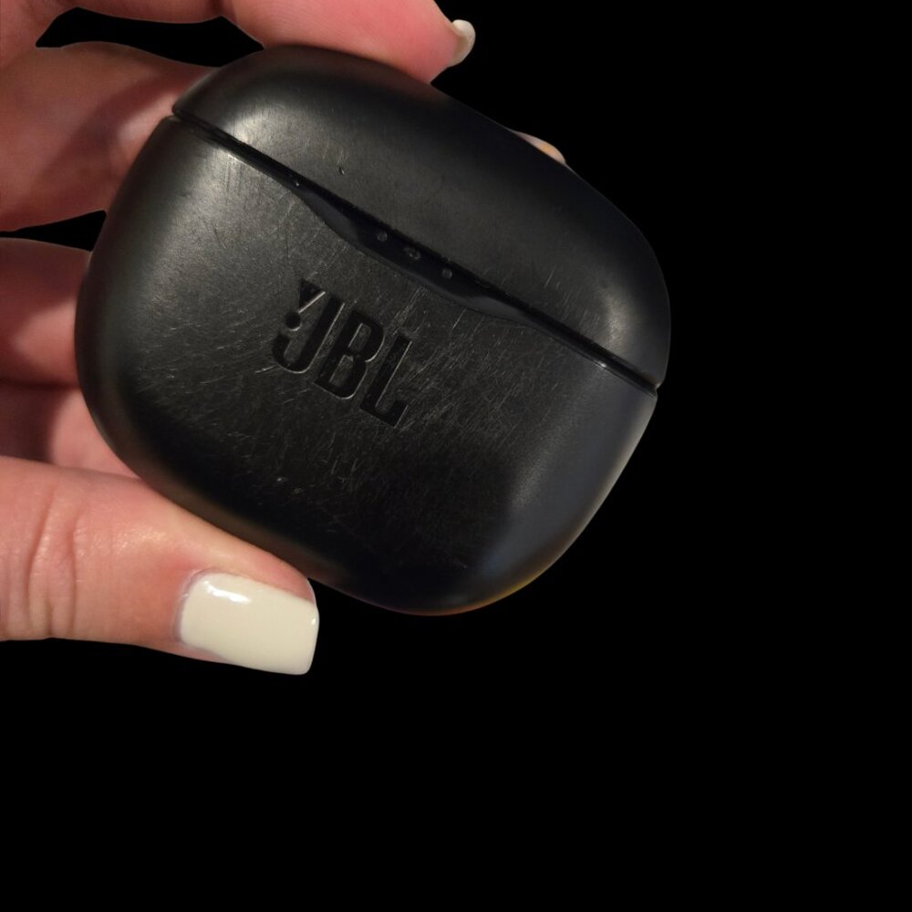 JBL TUNE 120 TWS Wireless Earbuds – Black – With Charging Case - Picture 3 of 8